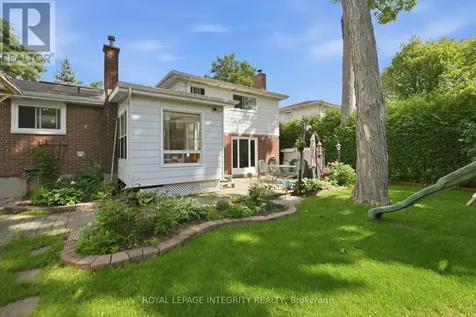 6 Woodview Crescent Ottawa ON K1B 3A9