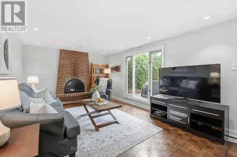 6 Woodview Crescent Ottawa ON K1B 3A9