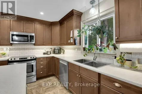 136 Park Street Brockville ON K6V 2G9