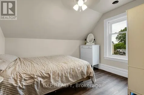 136 Park Street Brockville ON K6V 2G9