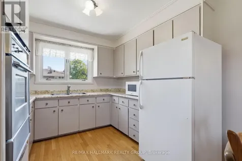 507 Sirois Avenue Ottawa ON K1K 1H5