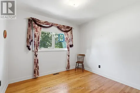 507 Sirois Avenue Ottawa ON K1K 1H5