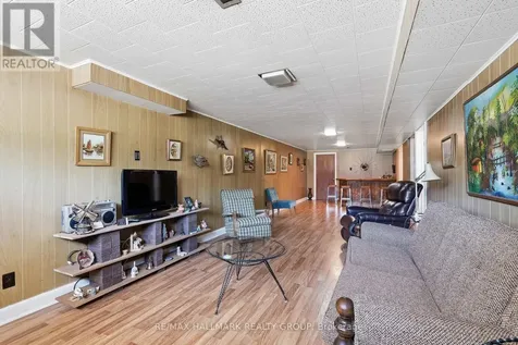 507 Sirois Avenue Ottawa ON K1K 1H5