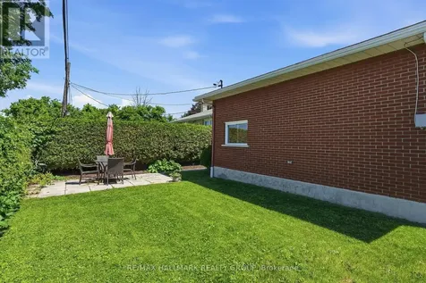 507 Sirois Avenue Ottawa ON K1K 1H5