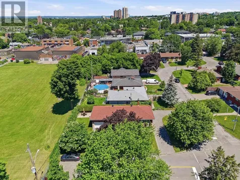 507 Sirois Avenue Ottawa ON K1K 1H5