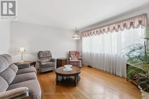 507 Sirois Avenue Ottawa ON K1K 1H5