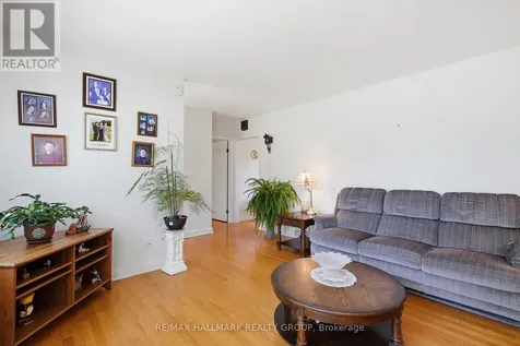 507 Sirois Avenue Ottawa ON K1K 1H5
