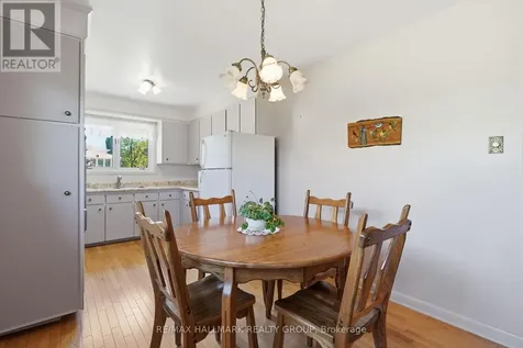 507 Sirois Avenue Ottawa ON K1K 1H5