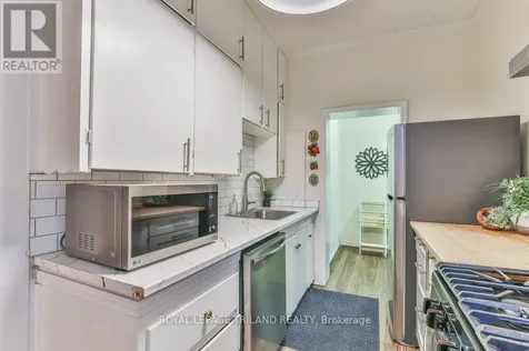 941 Queens Avenue London East (east G) ON N5W 3H9