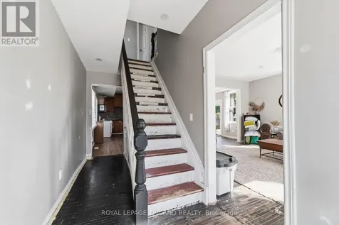 15 Dundas Street Newbury ON N0L 1Z0