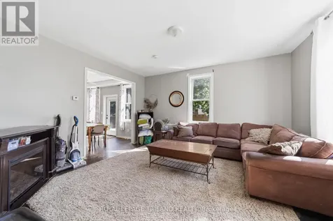 15 Dundas Street Newbury ON N0L 1Z0