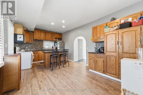 15 Dundas Street Newbury ON N0L 1Z0
