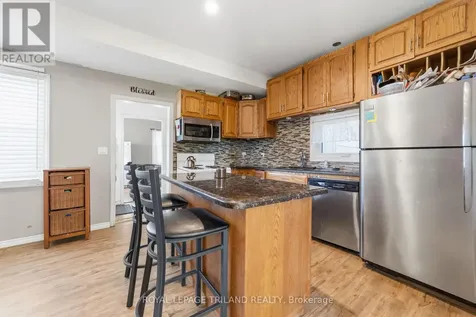15 Dundas Street Newbury ON N0L 1Z0