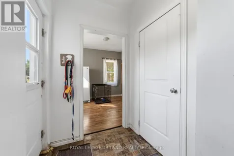 15 Dundas Street Newbury ON N0L 1Z0