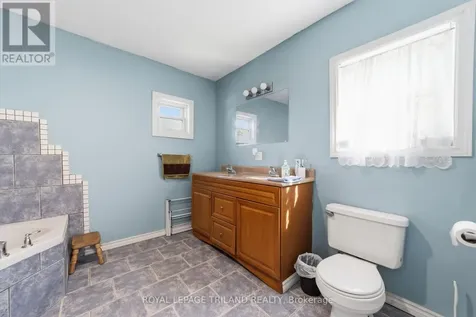 15 Dundas Street Newbury ON N0L 1Z0