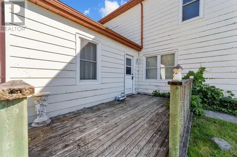 15 Dundas Street Newbury ON N0L 1Z0