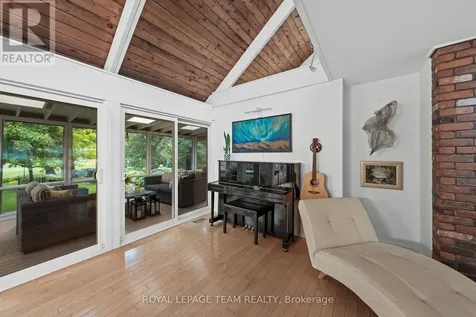 6478 Marina Drive Ottawa ON K4M 1B3