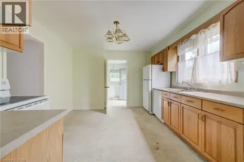 56 Agnes Street Kitchener ON N2G 2E8