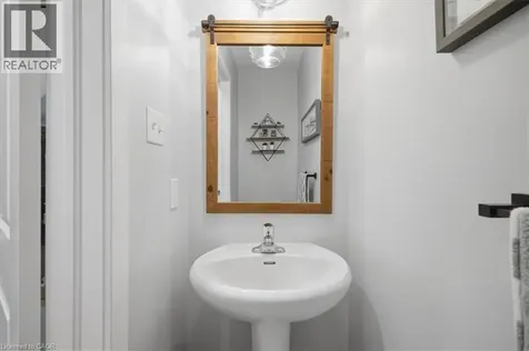 12 Hiscott Drive Waterdown ON L8B 0A2