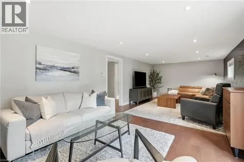 52 San Pedro Drive Hamilton ON L9C 2C6