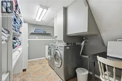 52 San Pedro Drive Hamilton ON L9C 2C6