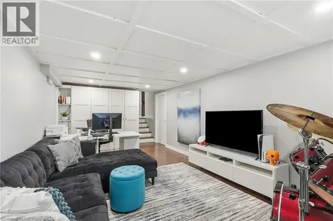 52 San Pedro Drive Hamilton ON L9C 2C6