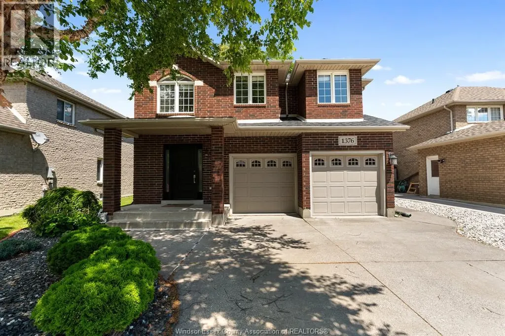 1376 Lakeview Avenue Windsor ON N8P 1K7