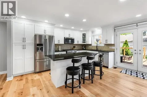 1376 Lakeview Avenue Windsor ON N8P 1K7