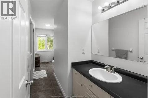 1376 Lakeview Avenue Windsor ON N8P 1K7