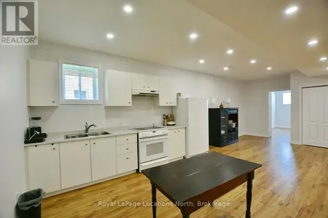 50 Regina Boulevard Wasaga Beach ON L9Z 1M8