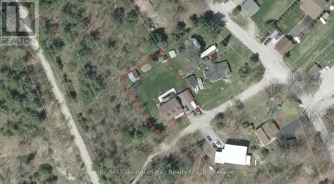 4 Moore Avenue Tay ON L0K 2A0