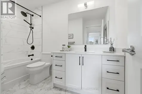 4 Kimberly Lane Collingwood ON L9Y 5T6