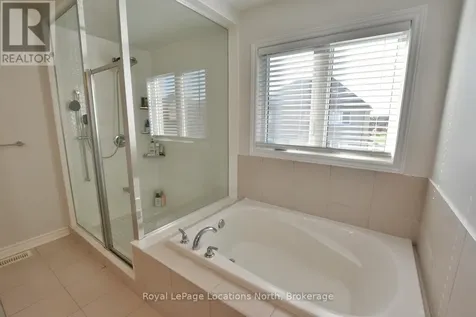 48 Mclean Avenue Collingwood ON L9Y 3Z6