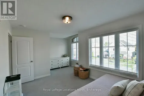 48 Mclean Avenue Collingwood ON L9Y 3Z6
