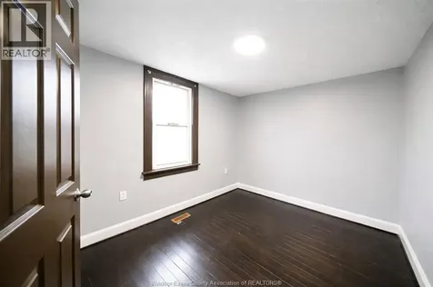 3463 Harris Street Windsor ON N9C 1N6