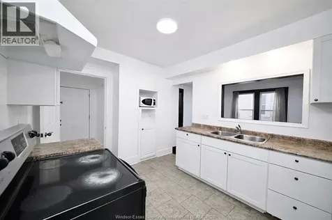 3463 Harris Street Windsor ON N9C 1N6