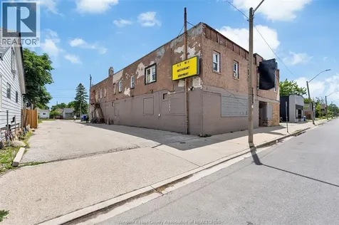 1636 Drouillard Windsor ON N8Y 2S3