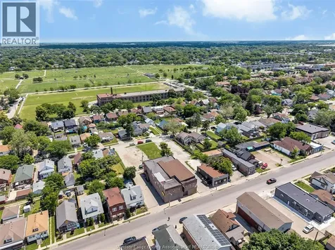 1636 Drouillard Windsor ON N8Y 2S3