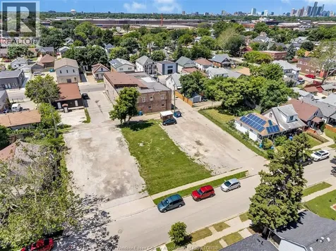 1636 Drouillard Windsor ON N8Y 2S3