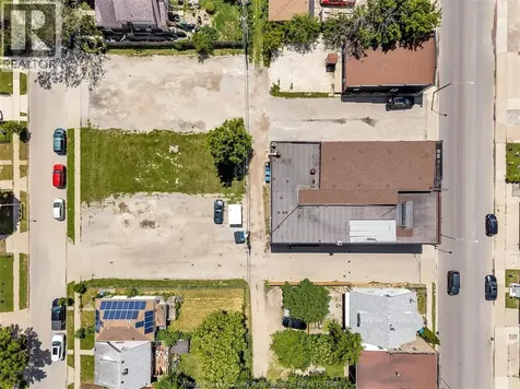 1636 Drouillard Windsor ON N8Y 2S3