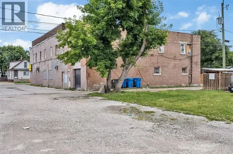 1636 Drouillard Windsor ON N8Y 2S3