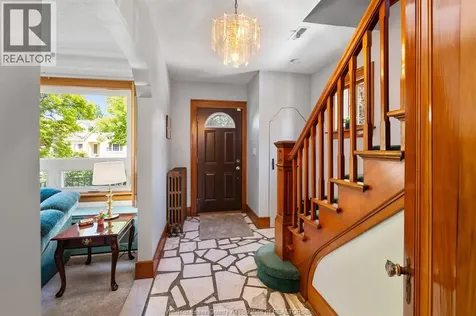 2226 Gladstone Avenue Windsor ON N8W 2N7