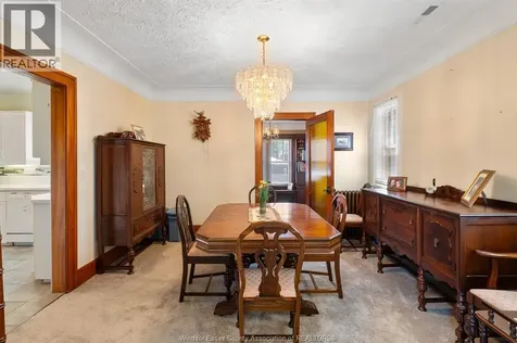2226 Gladstone Avenue Windsor ON N8W 2N7