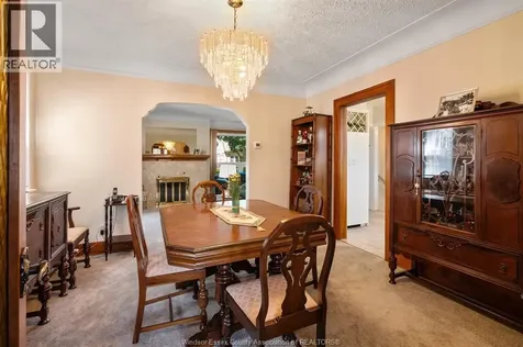 2226 Gladstone Avenue Windsor ON N8W 2N7