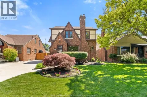 2226 Gladstone Avenue Windsor ON N8W 2N7