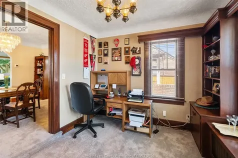 2226 Gladstone Avenue Windsor ON N8W 2N7