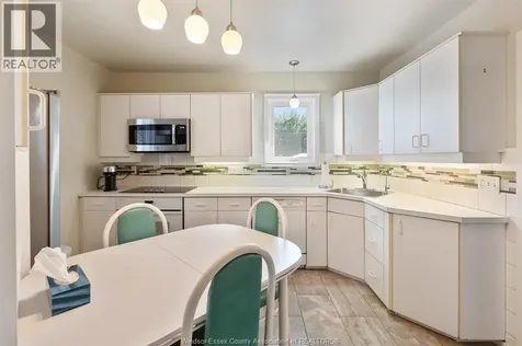 2226 Gladstone Avenue Windsor ON N8W 2N7