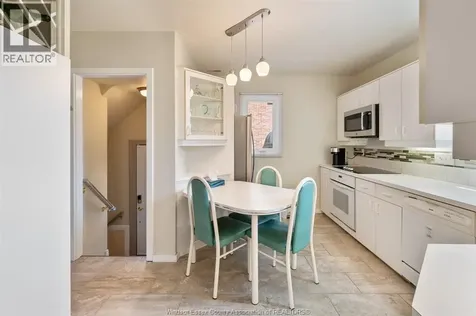 2226 Gladstone Avenue Windsor ON N8W 2N7