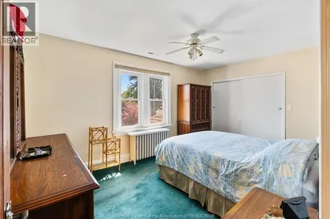 2226 Gladstone Avenue Windsor ON N8W 2N7
