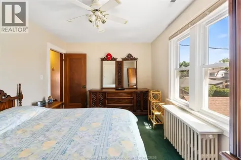 2226 Gladstone Avenue Windsor ON N8W 2N7